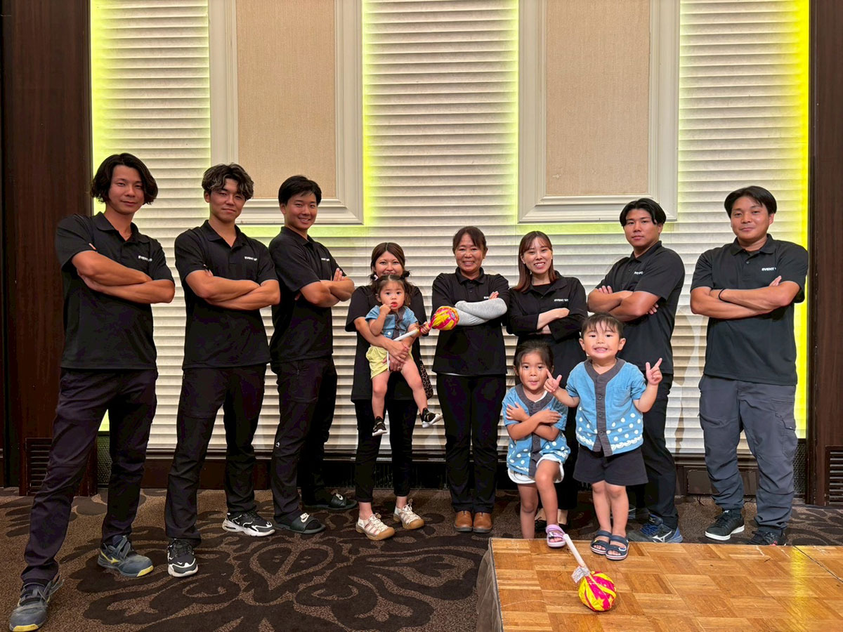 スタッフ集合写真